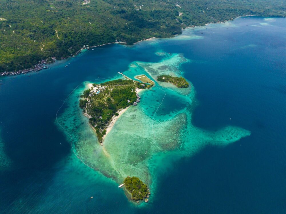 Vue aérienne de l'île de Samal à Davao