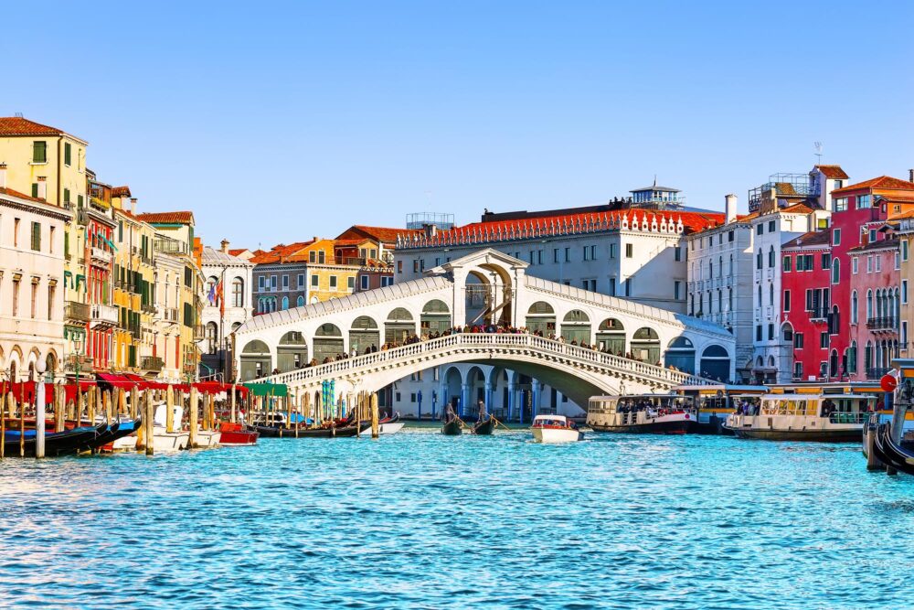 Vue du Grand Canal avec le Pont du Rialto