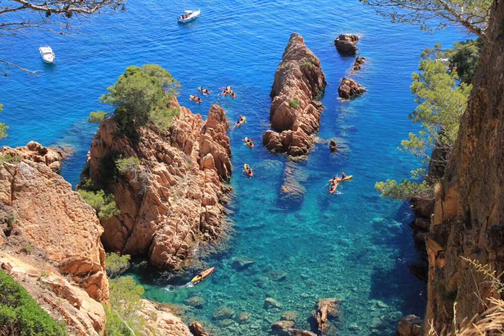 Faire du kayak sur la Costa Brava en Catalogne, Espagne