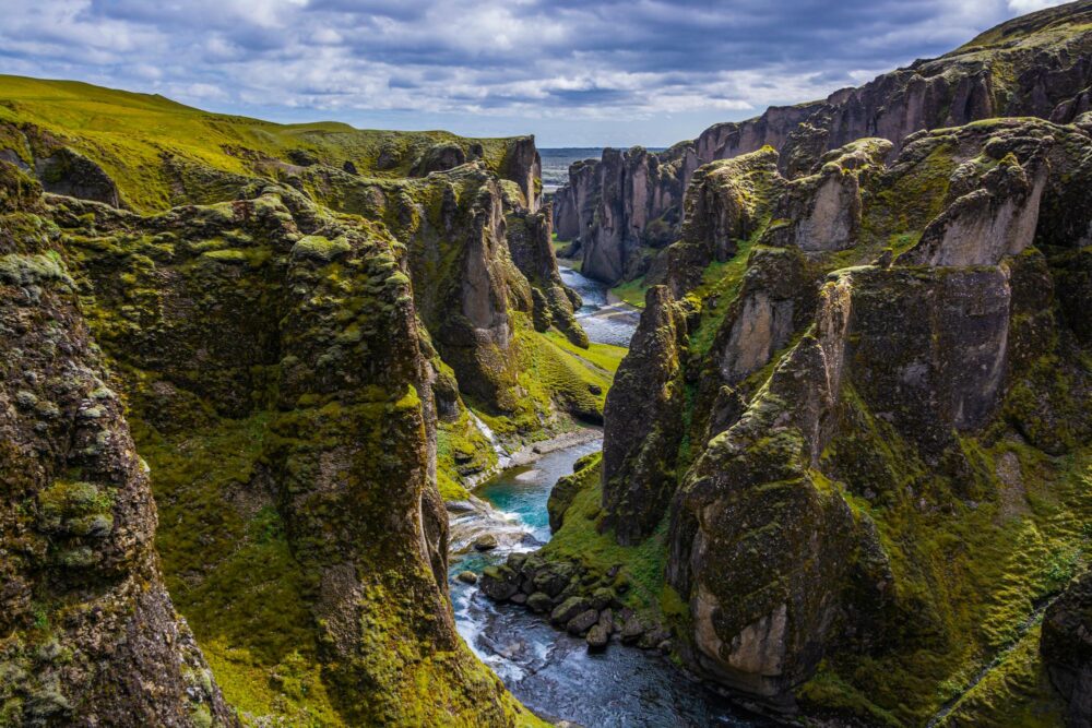 Fjaðrárgljúfur Canyon, Islande