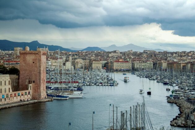 Le Vieux Port de Marseille sous la pluie