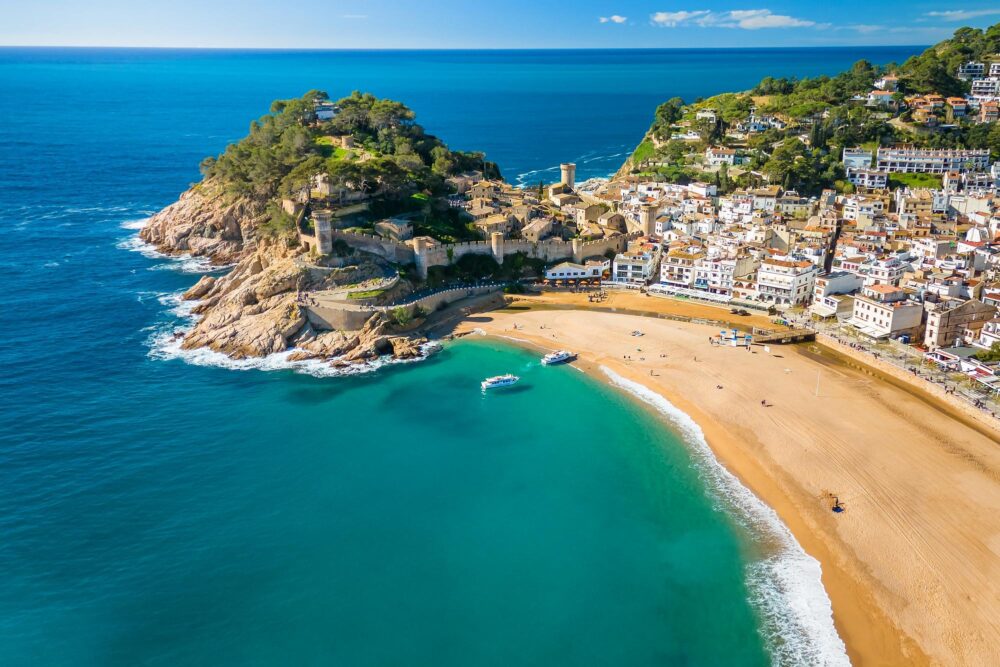 Le village de Tossa de Mar sur la Costa Brava en Catalogne, Espagne