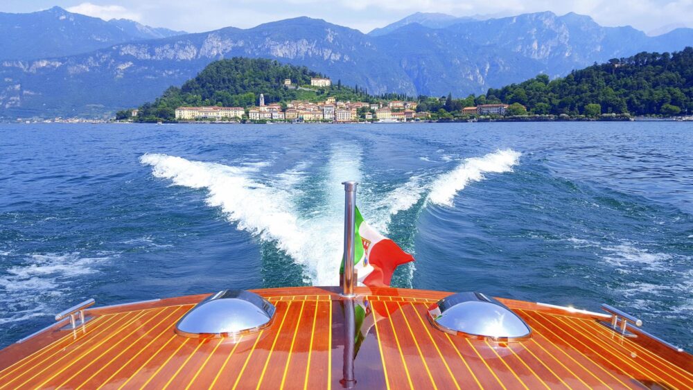 Bateau sur le lac de Côme, Italie