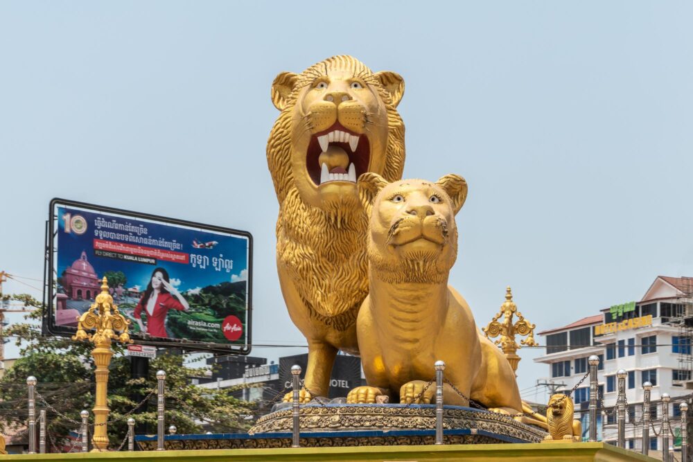 Le rond-point Golden Lions Roundabout à Sihanoukville