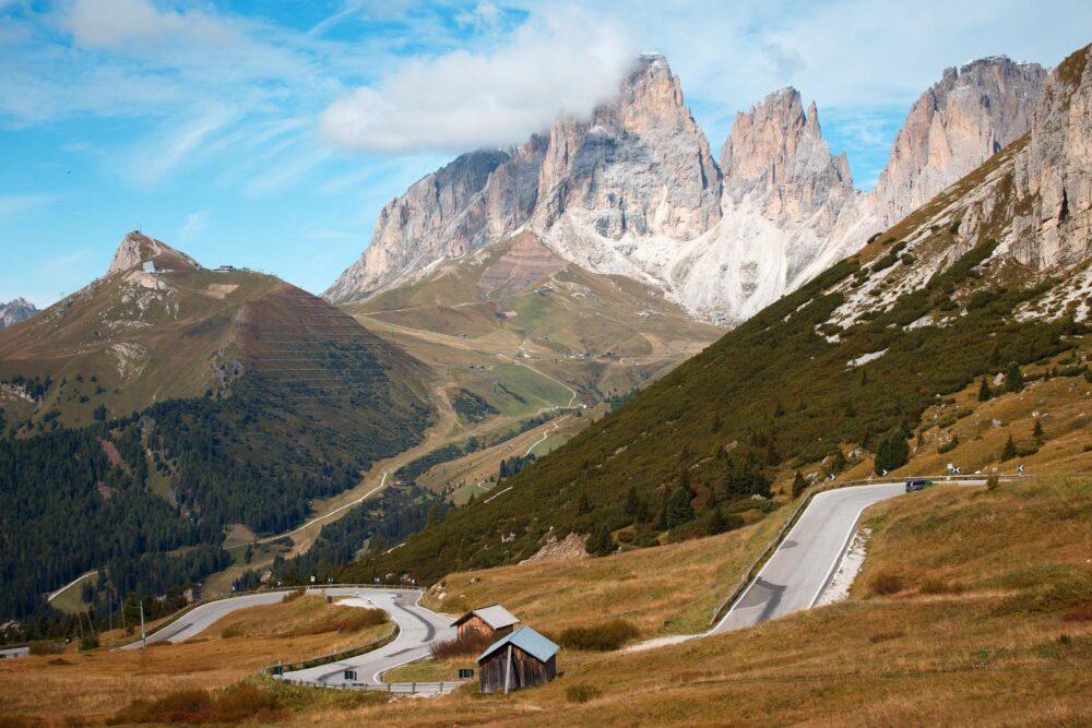 Panorama sur le col de Pordoi en automne