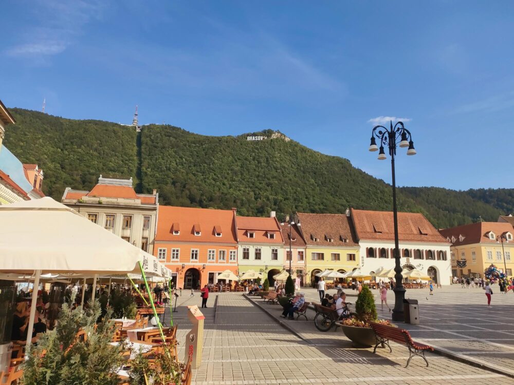 Place médiévale de Brașov en Roumanie
