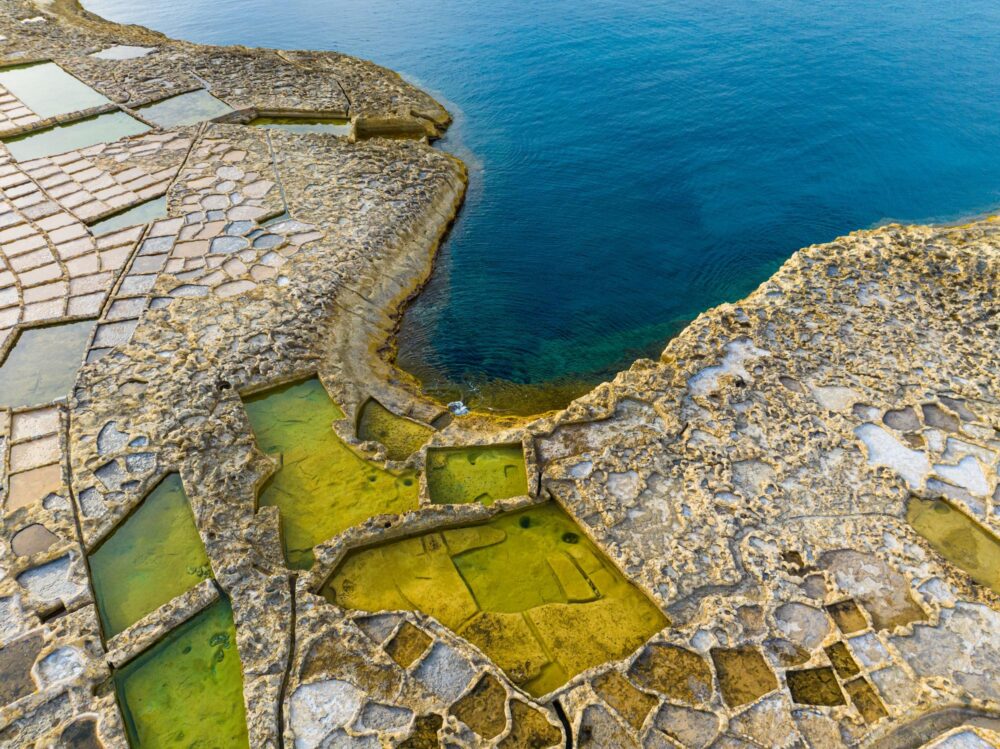 Vue aérienne des marais salants de Marsalforn