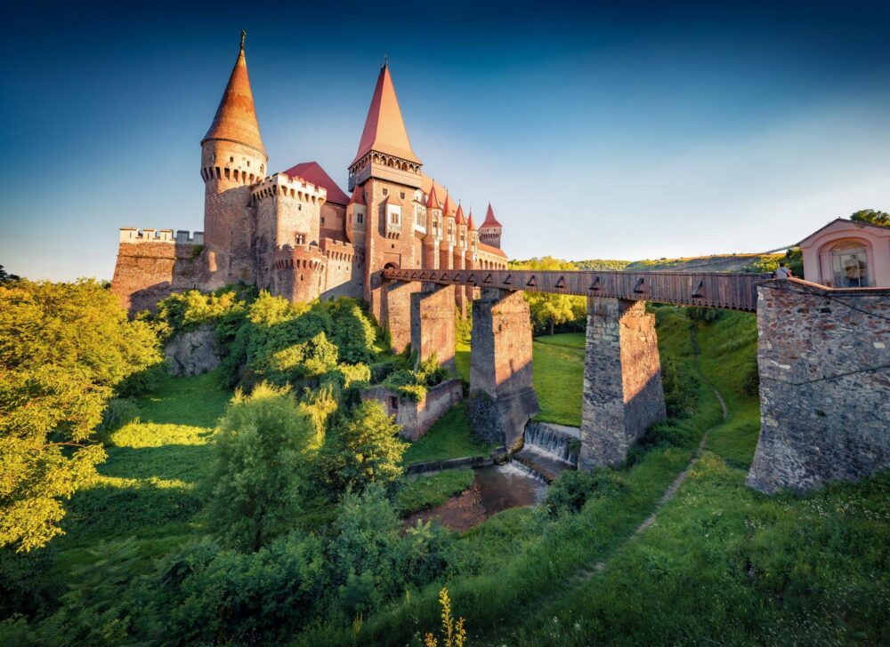 Vue sur le château de Corvin en Roumanie