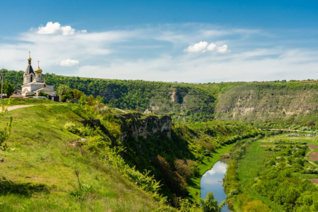 Vue sur le monastère d'Orheiul Vechi, Moldavie