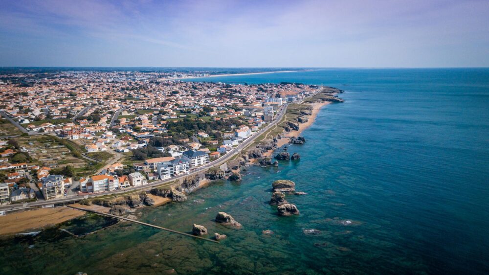 La corniche vendéenne à Saint-Hilaire-de-Riez, France