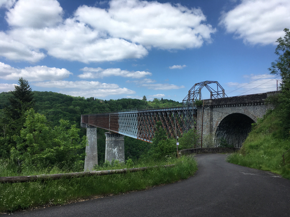 La route des gorges de la Sioule en Auvergne, France