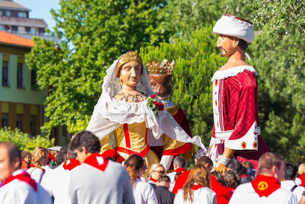 Les géants à la fête de San Fermin, Pampelune