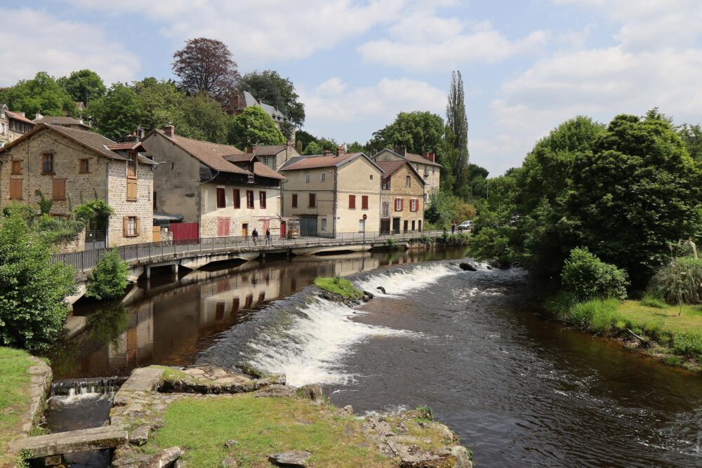 Village d'Eymoutiers sur le route du plateau de Millevaches, France
