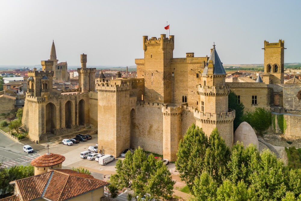 Vue aérienne sur le château d’Olite