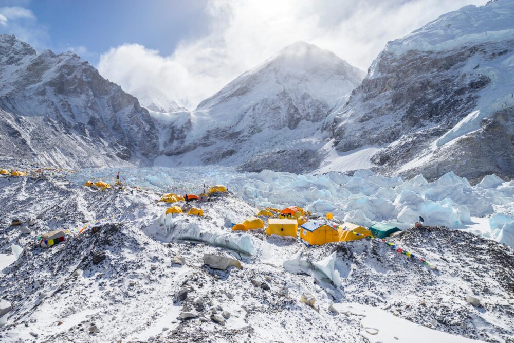 Vue du matin à l’Everest Base Camp au Tibet