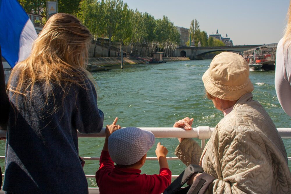 Croisière privée découverte pour familles à Paris