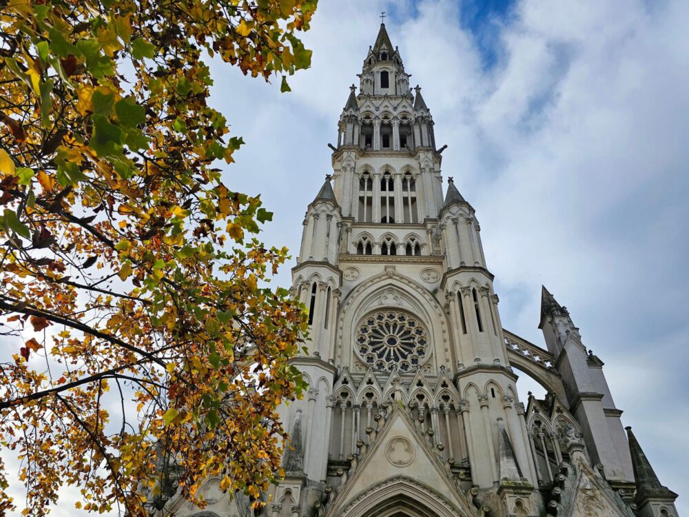 Façade de la Basilique Notre-Dame-du-Saint-Cordon de Valenciennes
