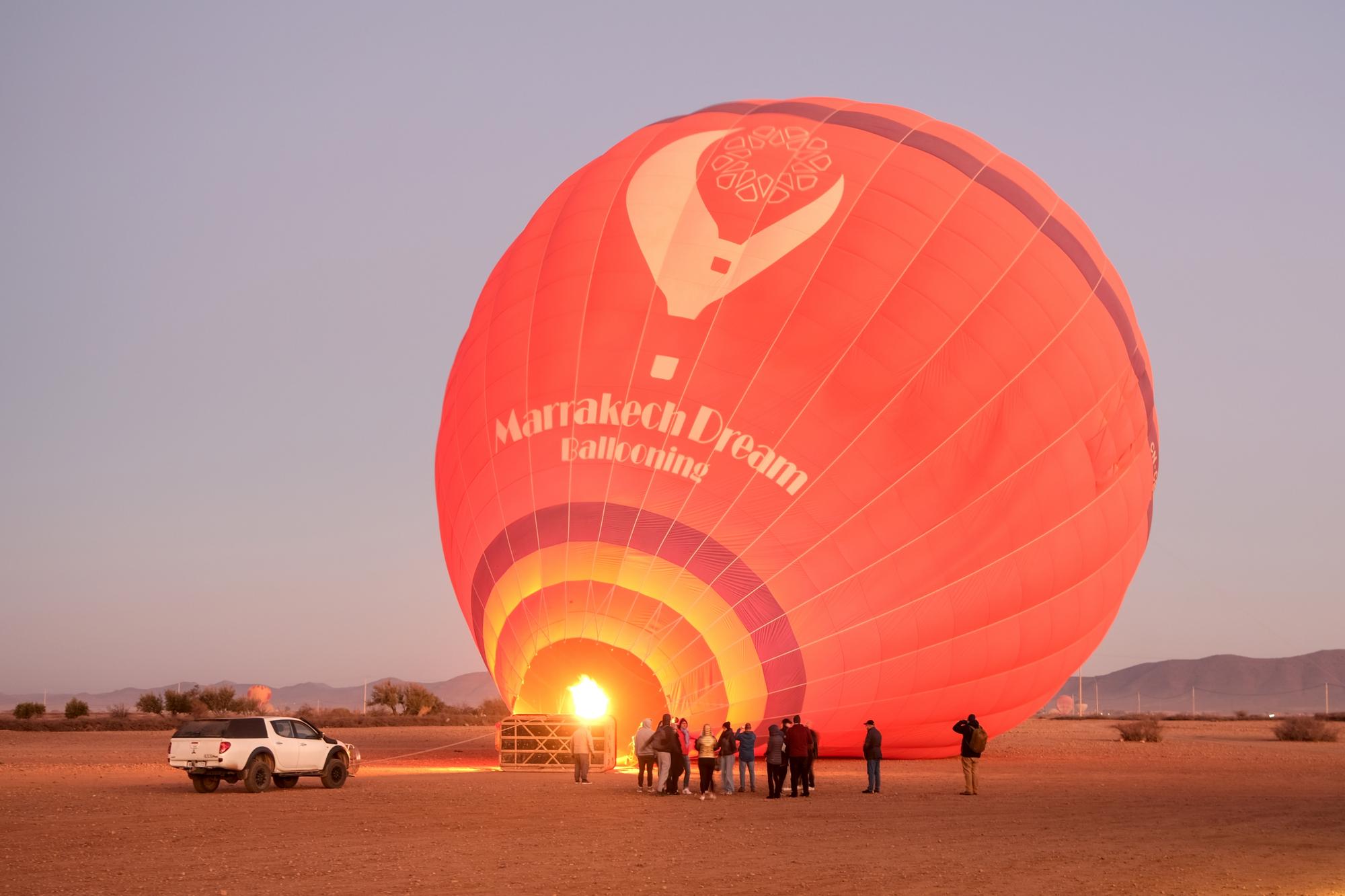 Montgolfière dans la Palmeraie de Marrakech, Maroc