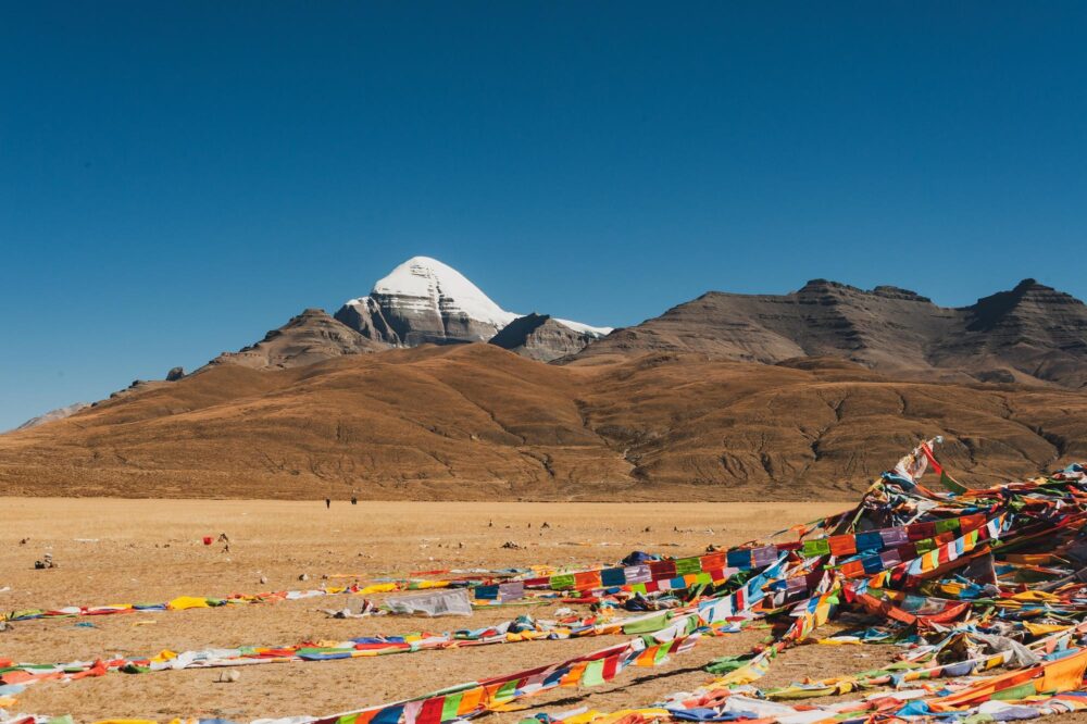 Vue sur le mont Kailash depuis la kora au Tibet