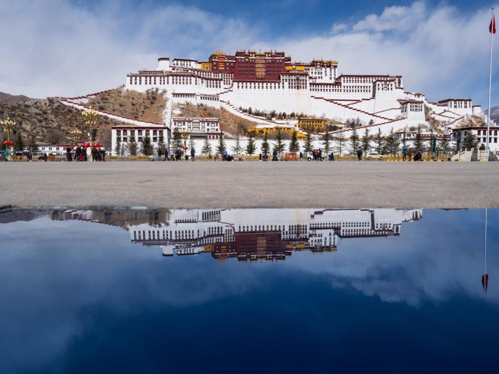 Vue sur le palais du Potala, Lhassa, Tibet