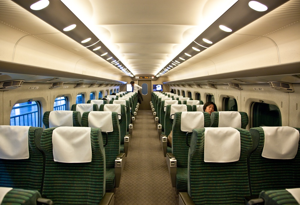 Intérieur d'un train Hikari au Japon