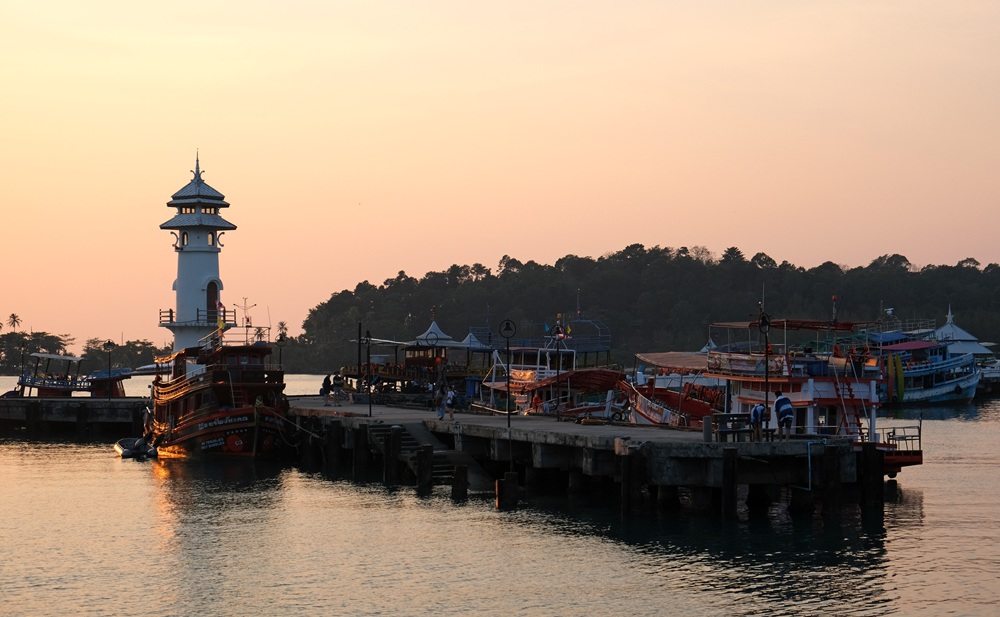 Jetée de Bang Bao à Koh Chang, Thaïlande