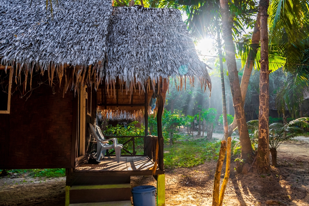 Maison traditionnelle sur l'île Koh Phayam, Thaïlande