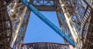 Pont suspendu à la Tour Eiffel