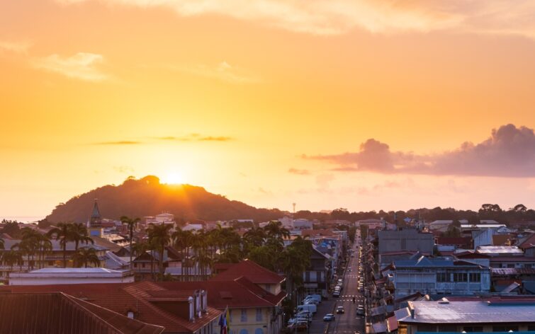 Soleil levant à Cayenne, Guyane française