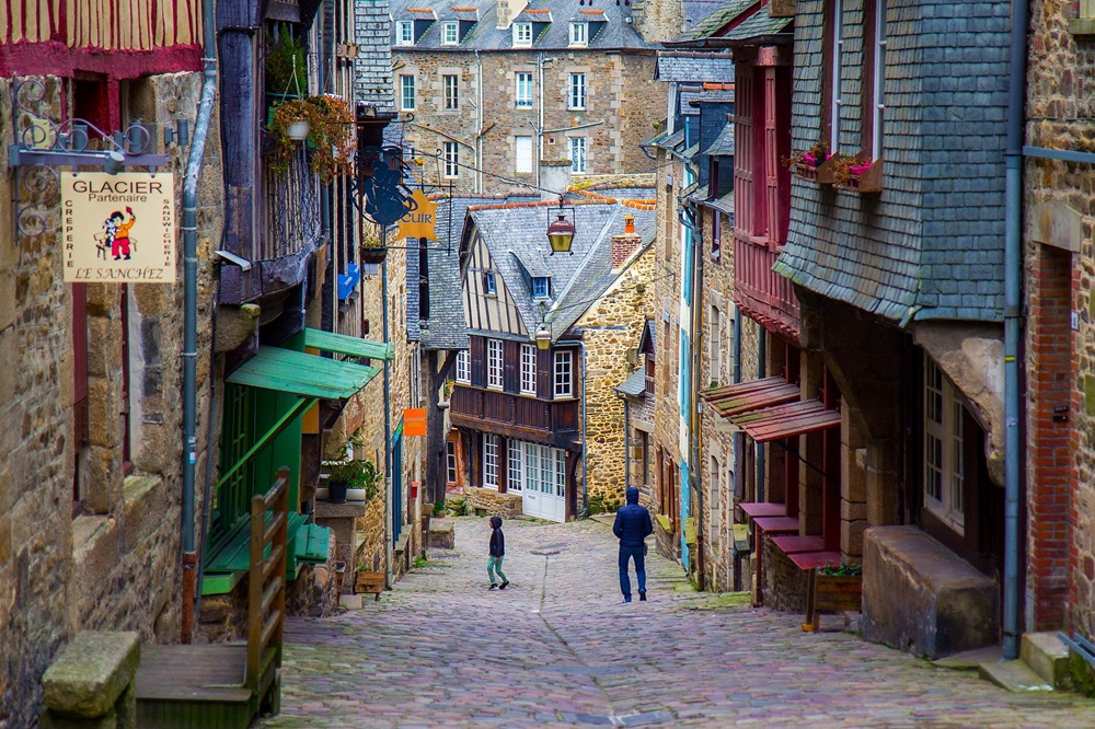 Rue du Jerzual à Dinan, Bretagne