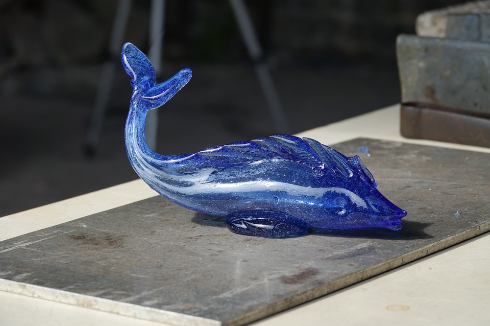 Soufflage du verre au Musée des Traditions Verrières, Eu