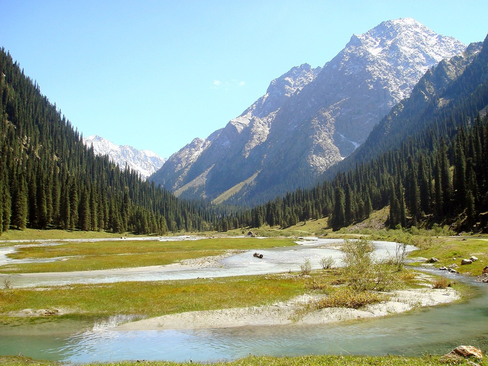 Vallée à Karakol, Kirghizistan