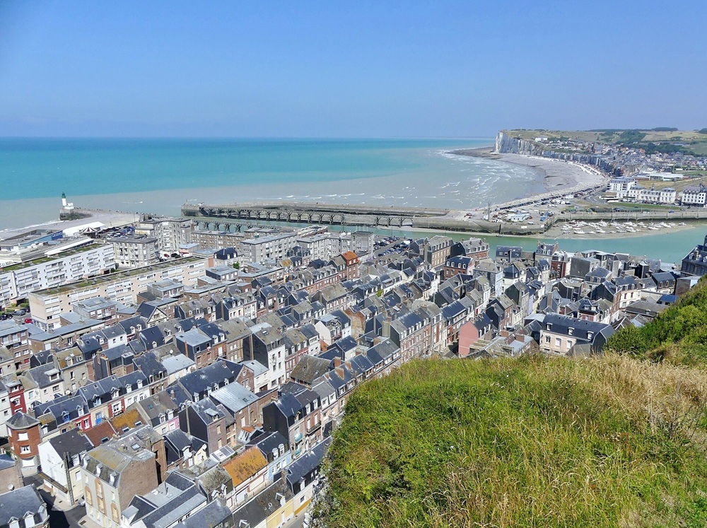 Vue sur Le Tréport depuis le haut de ses falaises