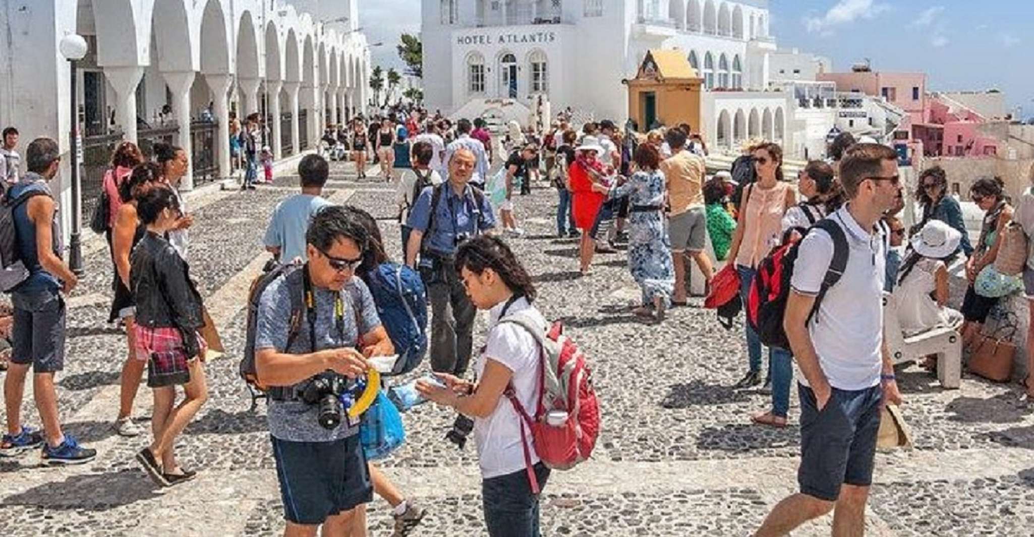 Santorin : Visite à pied de la ville de Fira avec dégustation de vin