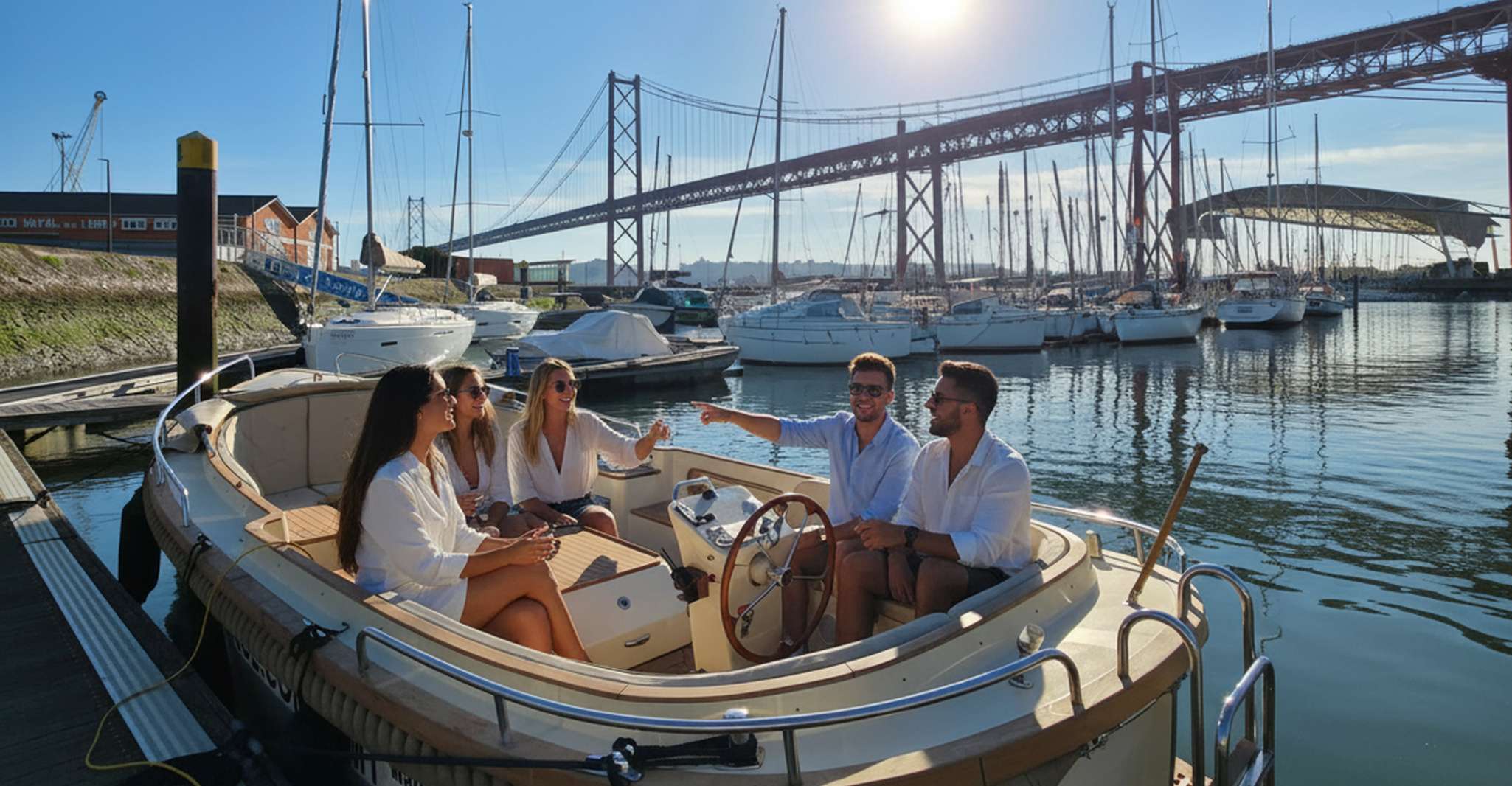 Lisbonne : croisière en bateau à moteur sur le Tage, bar ouvert et guide professionnel
