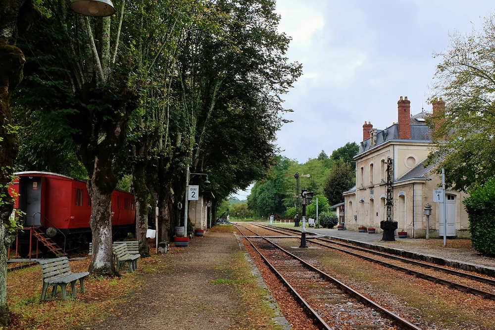 Gare de Guitres
