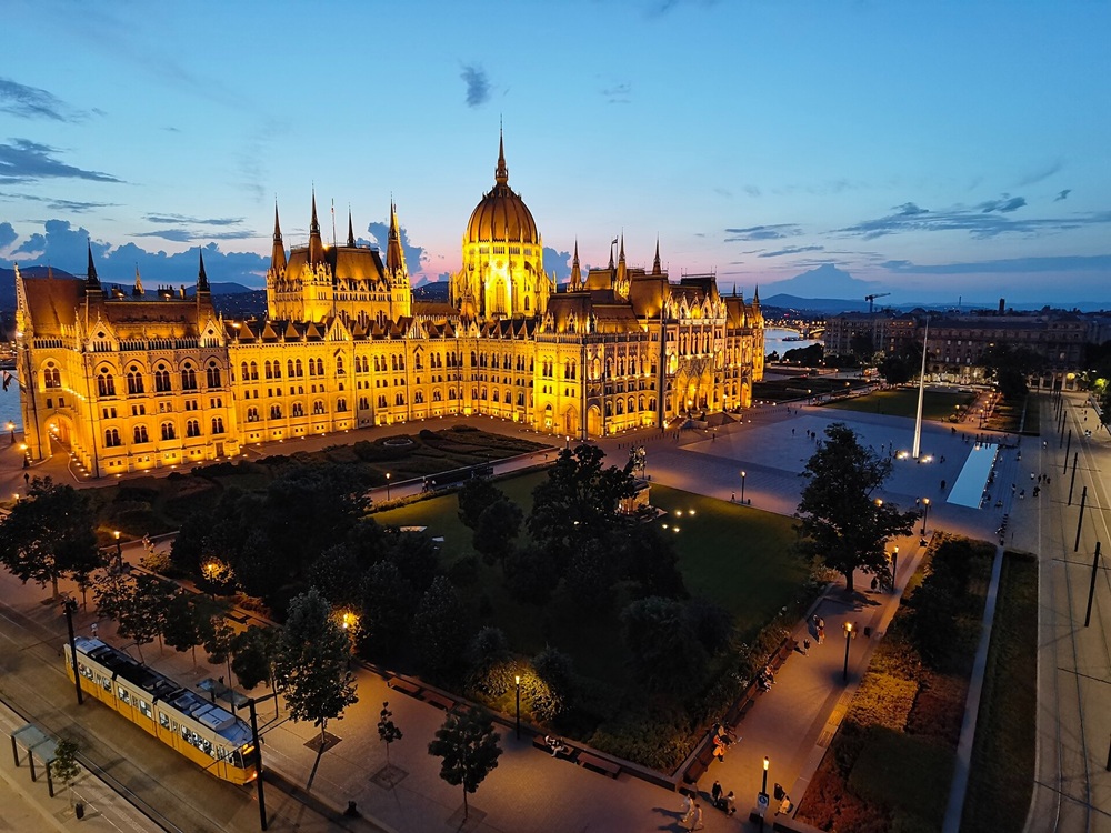 Place Kossuth Lajos tér, Budapest