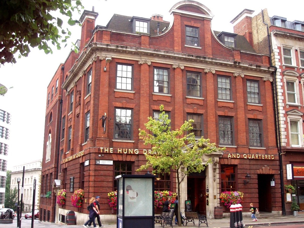 The Hung, Drawn and Quartered, Londres