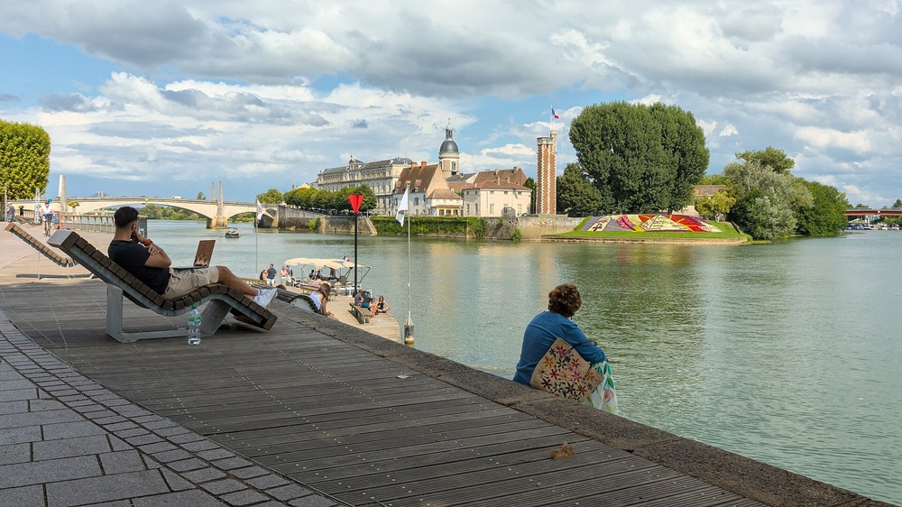 Vue sur l'île Saint-Laurent depuis le quai Gambetta, Chalon-sur-Saône