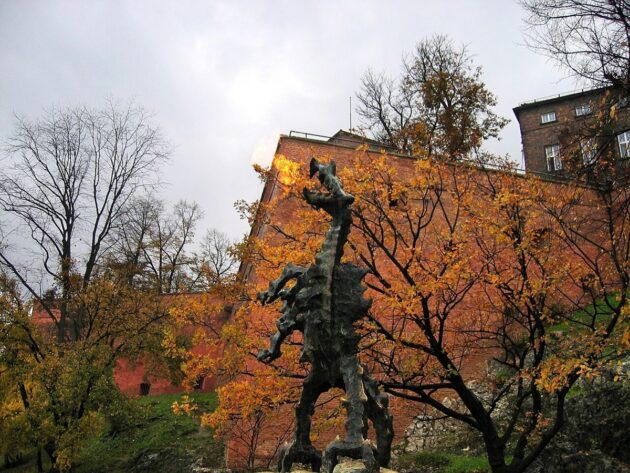 La statue du dragon, Colline du Wawel