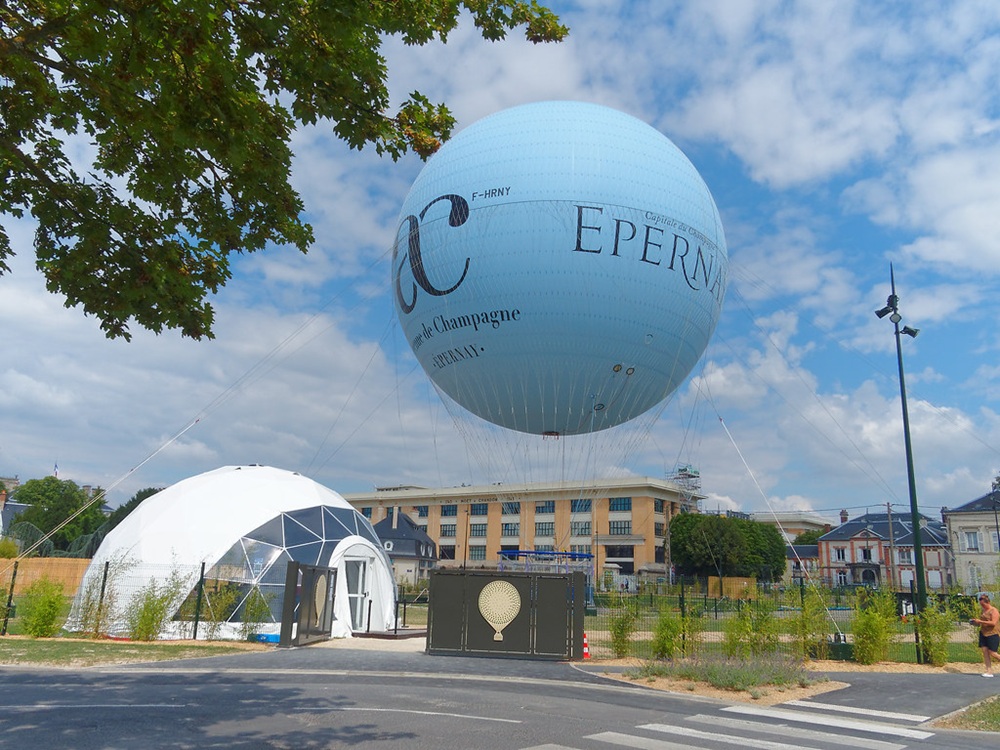 Le ballon captif, Épernay