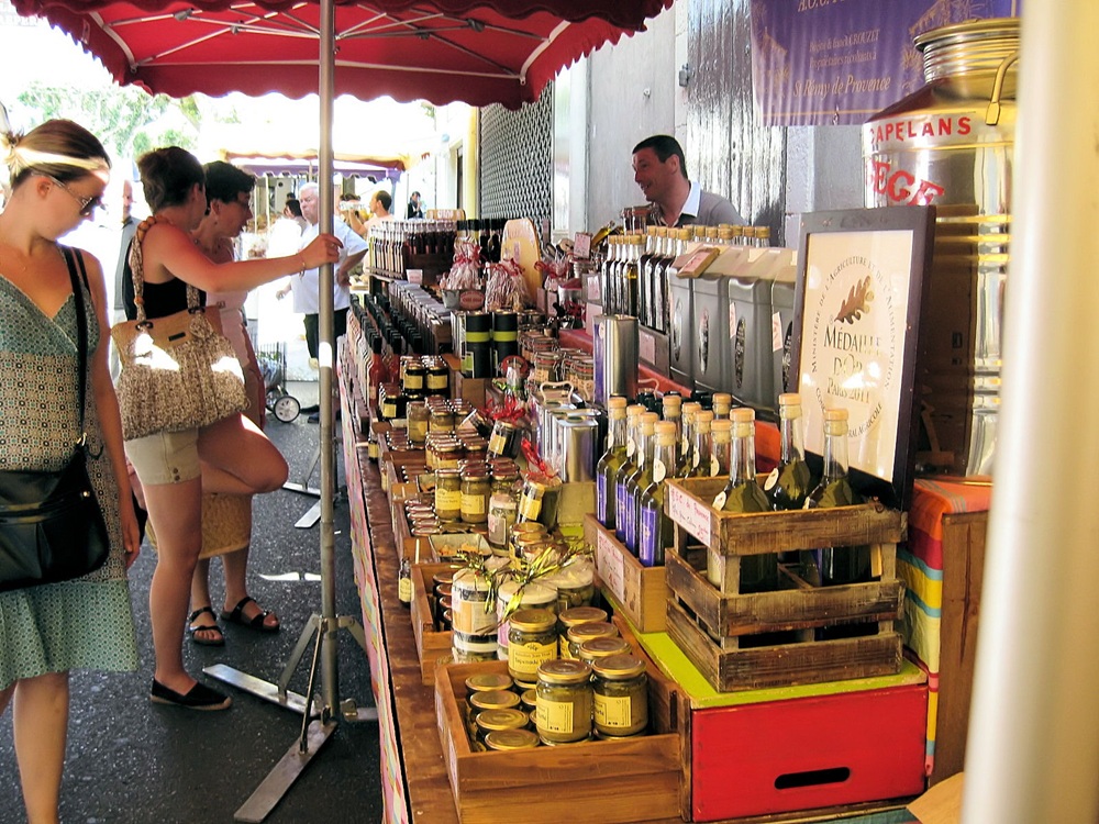 Le marché provençal de Saint-Rémy-de-Provence