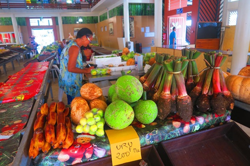 Uturoa et le marché local