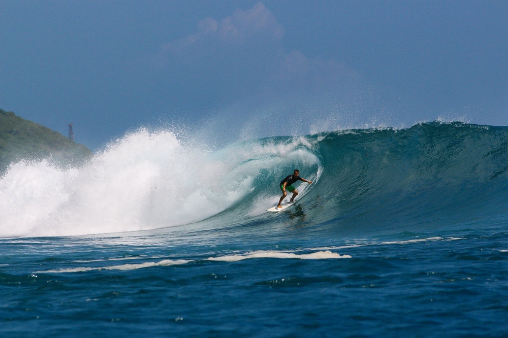 Activité de surf à Lombok, Indonésie