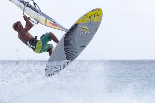Activité de windsurf au Cap-Vert