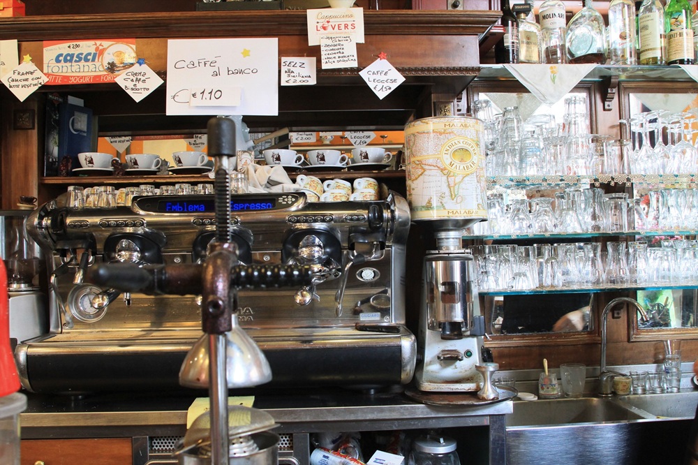 Comptoir d'un bar dans les Pouilles
