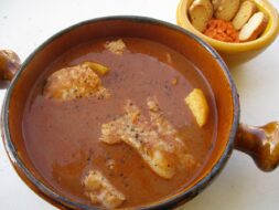 La bouillabaisse est-elle vraiment marseillaise