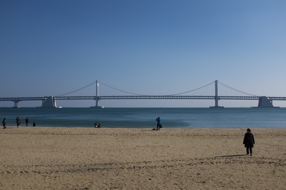 La plage de Gwangalli et le pont Gwangan, Busan