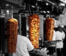 Le döner kebab est-il turc ou germano-turc
