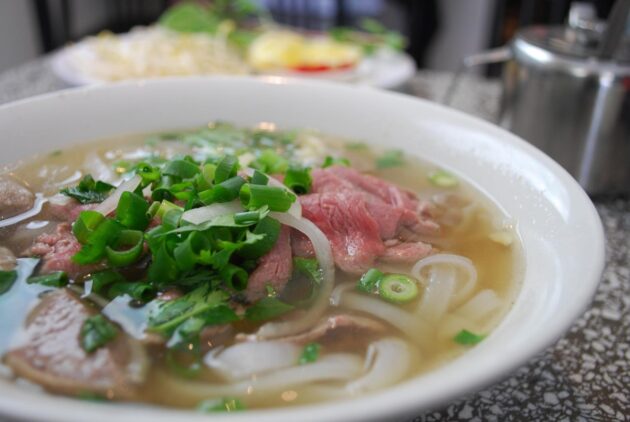 Le pho est-il vraiment vietnamien